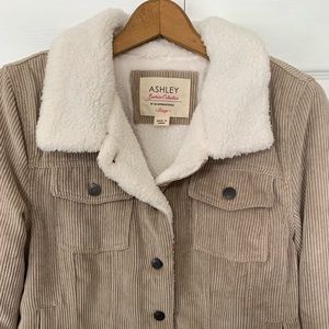 Sherpa lined corduroy cropped jacket size LG